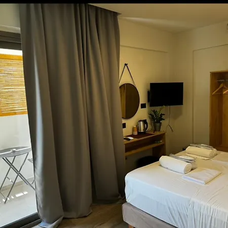 Отель Lunar Modern Boutique 4*
