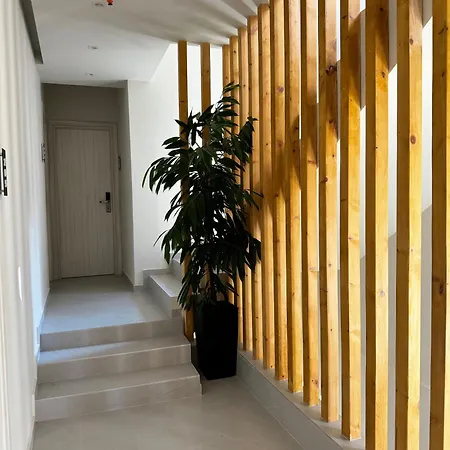 Отель Lunar Modern Boutique Херсониссос