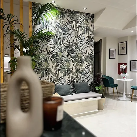 Lunar Modern Boutique Отель 4*