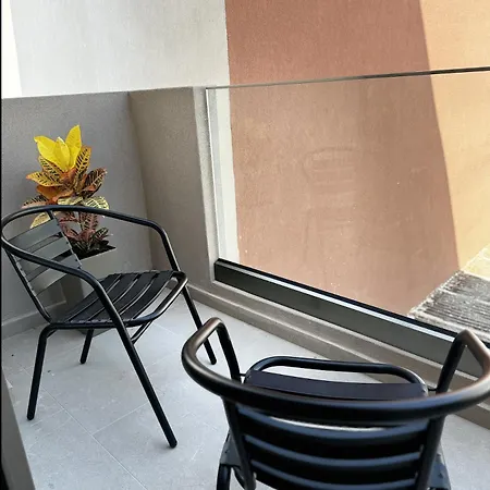 Отель Lunar Modern Boutique 4*