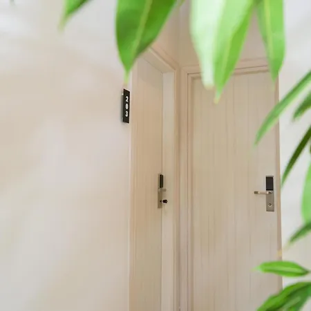 Отель Lunar Modern Boutique 4*